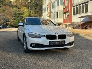 2017 BMW 3 серии 320i VI (F3x) Рестайлинг, белый, 1300000 рублей, вид 3