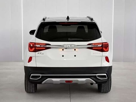2022 Kia KX3, белый, 1750000 рублей, вид 5