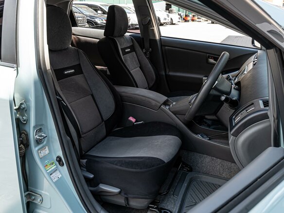 2011 Toyota Prius III (XW30), зелёный - вид 9
