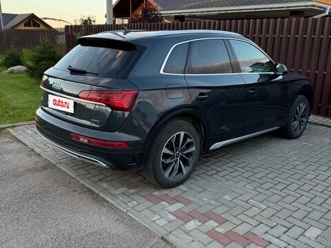 2021 Audi Q5 45 TFSI II (FY) Рестайлинг, серый, 3750000 рублей - вид 1