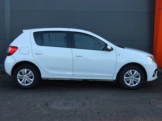2019 Renault Sandero II Рестайлинг, белый, 1149000 рублей, вид 3