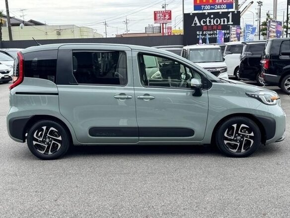 2023 Toyota Sienta III, зелёный - вид 5