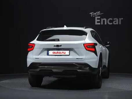 2023 Chevrolet Trax II, белый, 1500000 рублей, вид 3