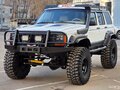 1993 Jeep Cherokee II (XJ), белый, 3000000 рублей - вид 1
