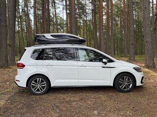 2017 Volkswagen Touran II, белый, 1950000 рублей, вид 2