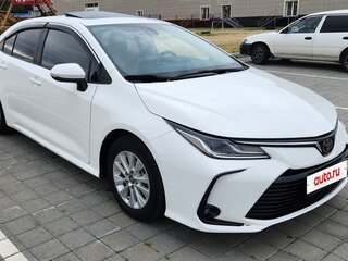 2021 Toyota Corolla XII (E210), белый, 1730000 рублей, вид 3