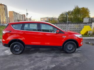 2018 Ford Kuga II Рестайлинг, красный, 1150000 рублей, вид 4