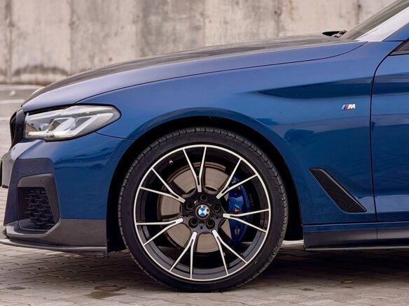 2020 BMW 5 серии 530d xDrive VII (G30/G31/G38) Рестайлинг, синий, 5000000 рублей - вид 19