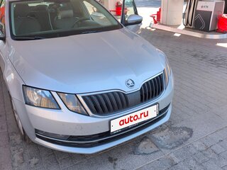 2017 Skoda Octavia III (A7) Рестайлинг, серебристый, 1300000 рублей, вид 2
