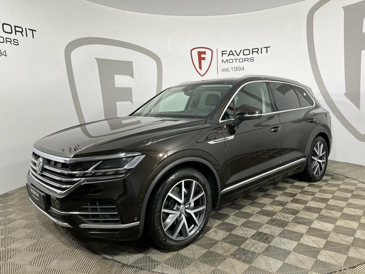 Открыть фотографии: Volkswagen Touareg III