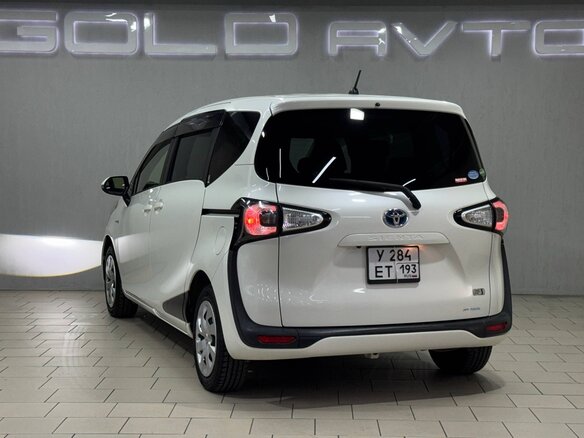 2016 Toyota Sienta II, белый, 1550000 рублей - вид 6