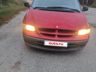 2000 Dodge Caravan III, красный, 170000 рублей, вид 1