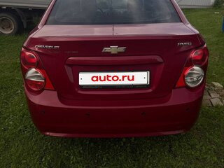 2013 Chevrolet Aveo II, красный, 599999 рублей, вид 3