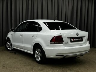 2016 Volkswagen Polo V Рестайлинг, белый, 509900 рублей, вид 4