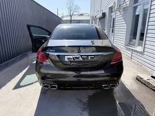2018 Mercedes-Benz C-Класс 300 IV (W205) Рестайлинг, чёрный, 3100000 рублей, вид 4
