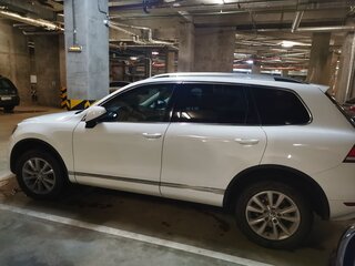 2012 Volkswagen Touareg II, белый, 2200000 рублей, вид 3