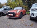 2021 Mini Hatch Cooper III (F55/F56) Рестайлинг, оранжевый, 2250000 рублей - вид 2
