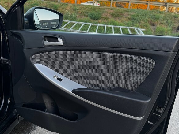 2013 Hyundai Solaris I, чёрный, 855000 рублей - вид 14