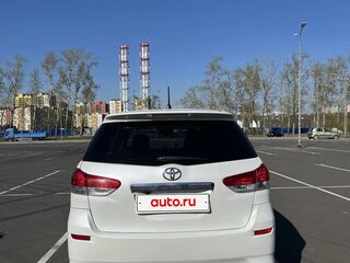 2010 Toyota Wish II, белый, 890000 рублей, вид 2