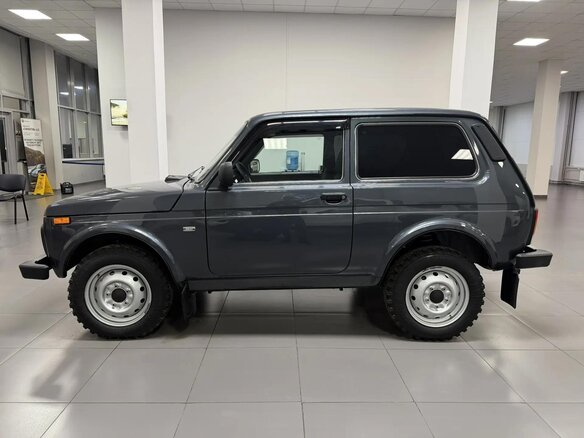 2017 Lada (ВАЗ) 2121 (4x4) I Рестайлинг, чёрный, 799000 рублей - вид 1