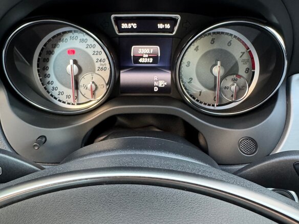 2015 Mercedes-Benz CLA 200 I (C117, X117), чёрный, 2080000 рублей - вид 8