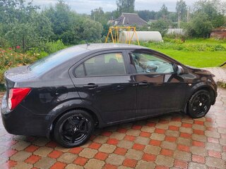 2014 Chevrolet Aveo II, чёрный, 800000 рублей, вид 2