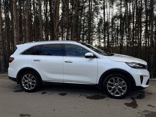 2019 Kia Sorento 6-speed III Prime Рестайлинг, белый, 2800000 рублей, вид 3
