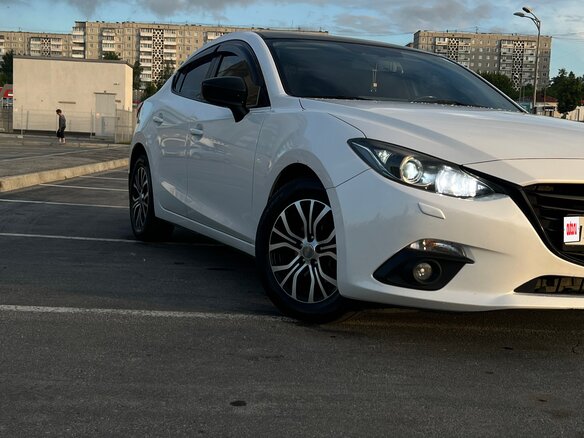 2014 Mazda 3 III (BM), белый, 1300000 рублей