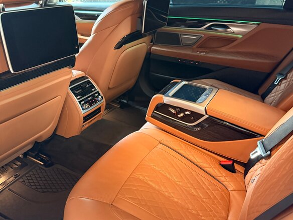 2021 BMW 7 серии Long 730Ld xDrive VI (G11/G12) Рестайлинг, чёрный, 7100000 рублей - вид 24