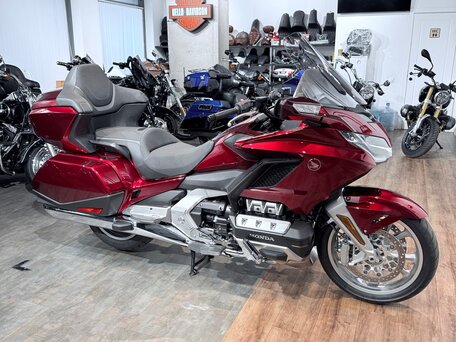 2023 Honda GL 1800 Gold Wing, красный, 2999000 рублей, вид 2