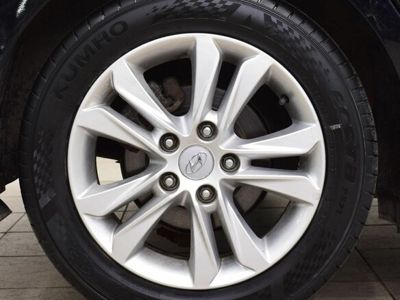 2012 Hyundai i30 II, чёрный, 1100000 рублей - вид 8