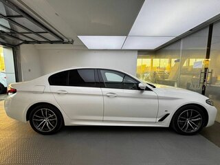 2020 BMW 5 серии 520d xDrive VII (G30/G31/G38) Рестайлинг, белый, 5875000 рублей, вид 4