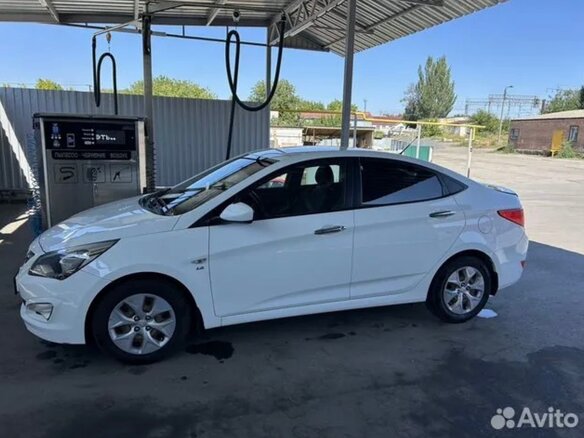 2014 Hyundai Solaris I Рестайлинг, белый, 999999 рублей - вид 3