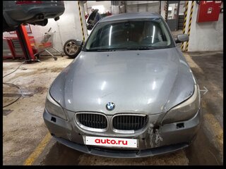 2004 BMW 5 серии 530i V (E60/E61), серебристый, 570000 рублей, вид 1