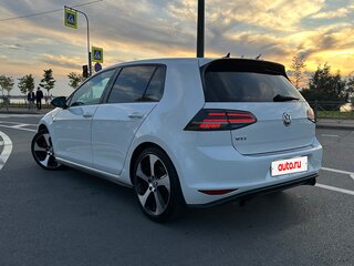 2017 Volkswagen Golf GTI VII, белый, 1900000 рублей, вид 4