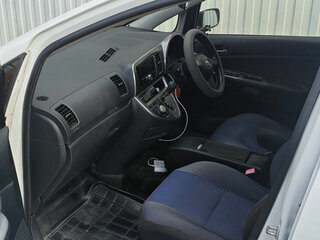 2005 Toyota Wish I, белый, 950000 рублей, вид 5