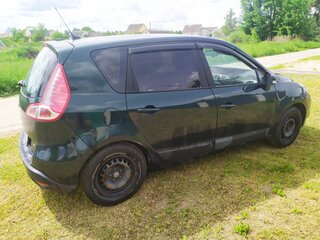 2010 Renault Scenic III, зелёный, 700000 рублей, вид 3