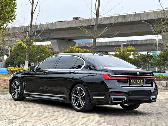 2021 BMW 7 серии 730i VI (G11/G12) Рестайлинг, чёрный, 6277926 рублей - вид 4