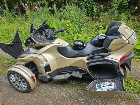 2016 BRP Can-Am Spyder, золотистый, 1499999 рублей, вид 3