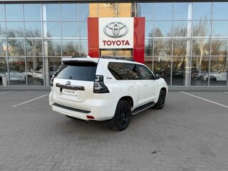 2021 Toyota Land Cruiser Prado 150 Series Рестайлинг 3, белый, 6240000 рублей, вид 4