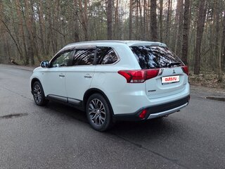 2016 Mitsubishi Outlander III Рестайлинг 2, белый, 2549990 рублей, вид 4