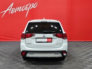 2019 Mitsubishi Outlander III Рестайлинг 3, белый, 2049000 рублей, вид 4