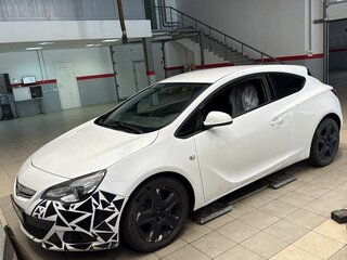 2013 Opel Astra GTC J Рестайлинг, белый, 525000 рублей, вид 1