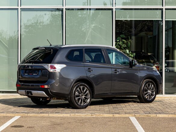 2014 Mitsubishi Outlander III Рестайлинг, серый, 1335000 рублей - вид 5