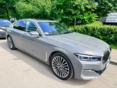 2022 BMW 7 серии 730d xDrive VI (G11/G12) Рестайлинг, серый, 7100000 рублей, вид 2