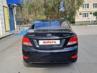 2013 Hyundai Solaris I, чёрный, 886000 рублей, вид 4