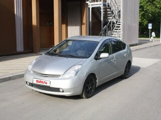 2004 Toyota Prius II (XW20), серебристый, 555000 рублей, вид 3