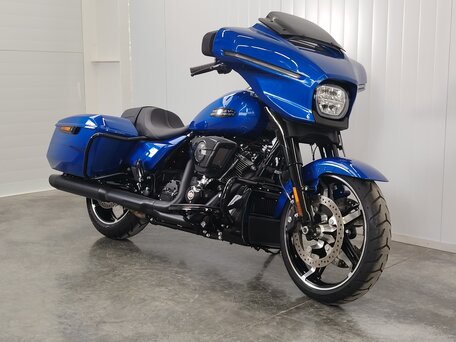 2024 Harley-Davidson Street Glide, синий, 2899000 рублей, вид 2