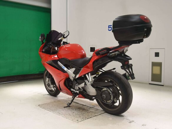 2015 Honda VFR 800, красный, 745000 рублей - вид 5