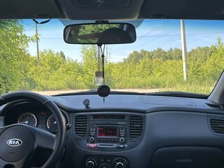 2010 Kia Rio II Рестайлинг, бежевый, 450000 рублей, вид 3